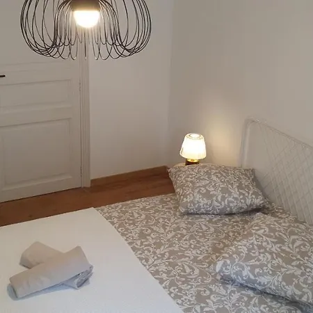 Apartment Santocha : En Plein Coeur De !